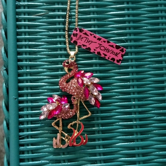 Rhinestone Flamingo 🦩 Necklace - Picture 2 of 6